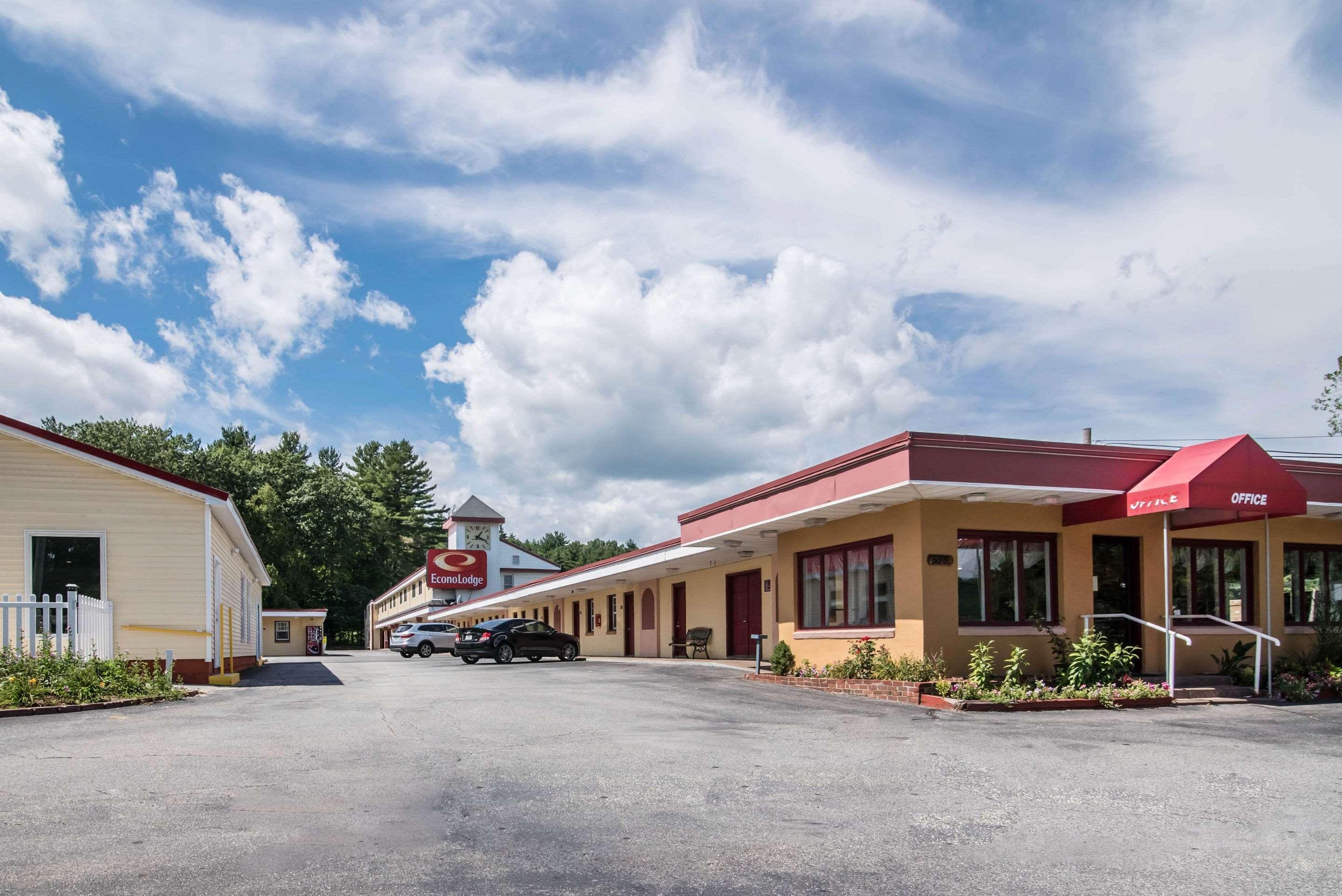 Econo Lodge Brattleboro Exterior photo