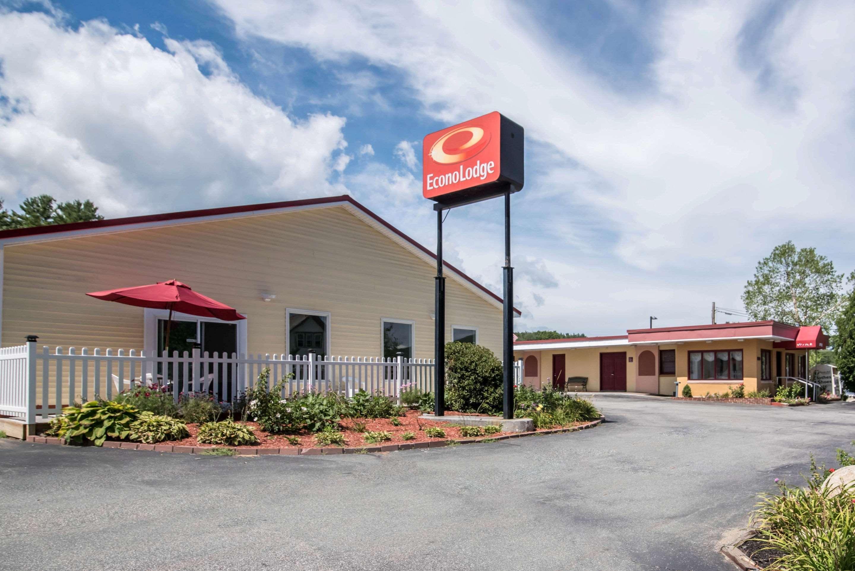 Econo Lodge Brattleboro Exterior photo