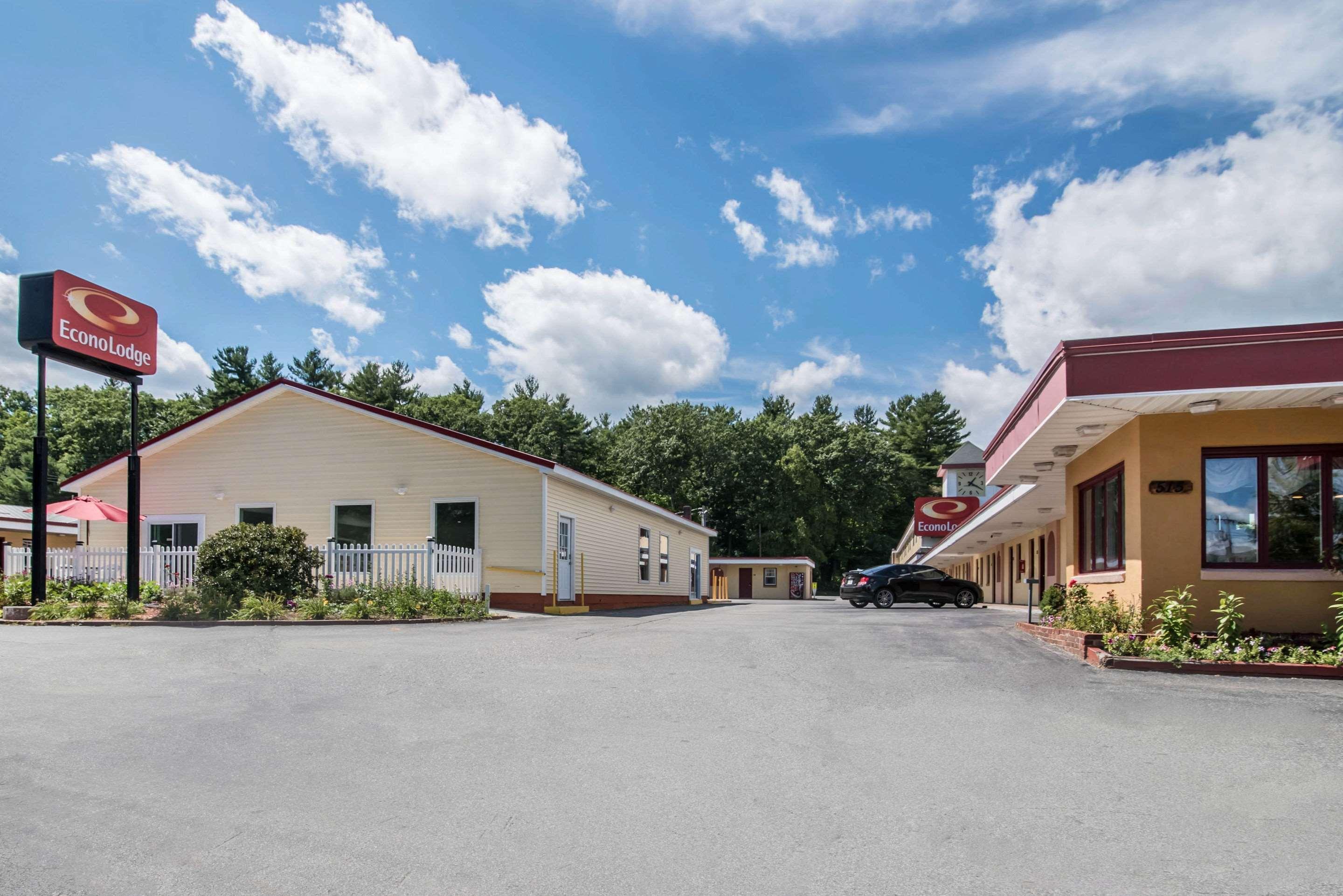 Econo Lodge Brattleboro Exterior photo